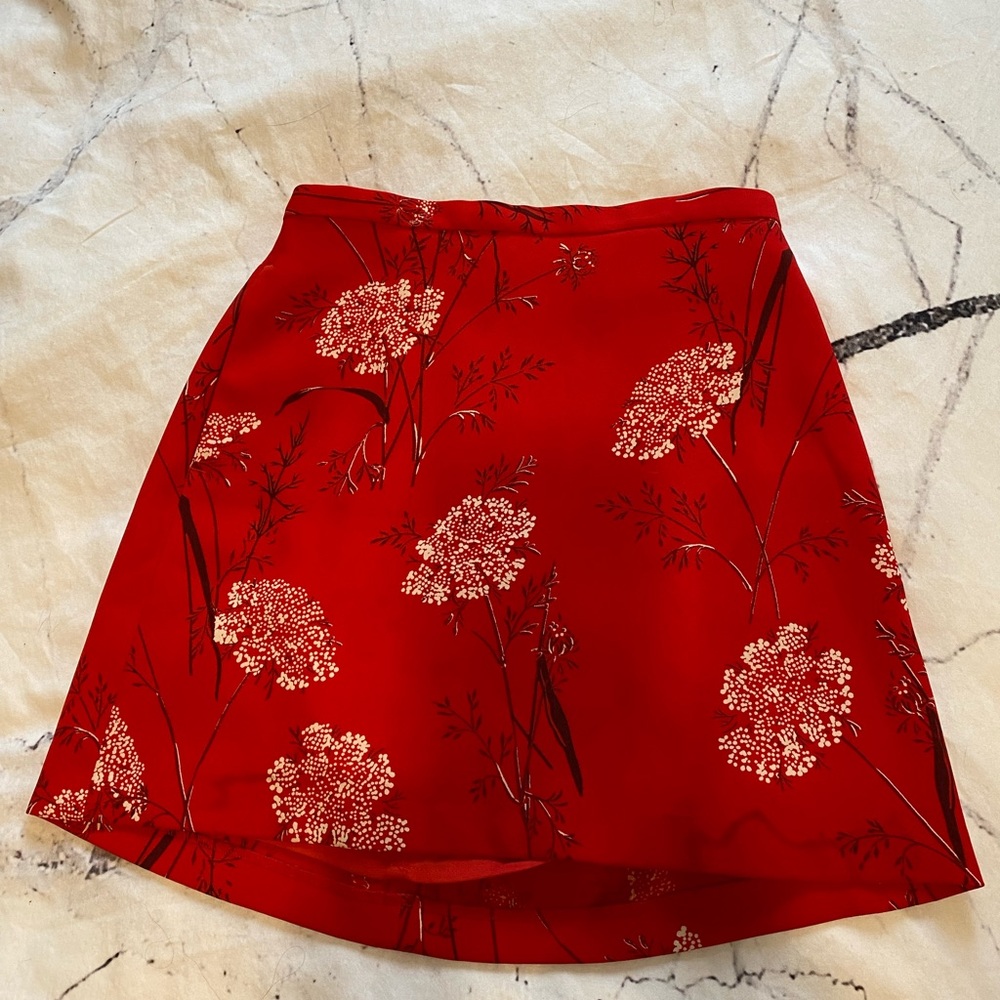 Aritzia Wilfred Red Skirt. Sz. Xs.